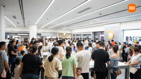 Sản phẩm nào mà hot thế này: "Cháy hàng" cả Trung Quốc, bán được hơn 1 triệu máy chỉ sau 1 ngày, dân xếp hàng chờ mua