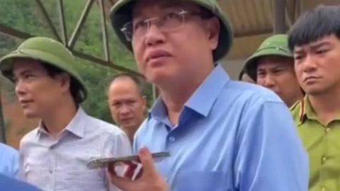 Quá ấn tượng với đoạn hội thoại giữa Phó Chủ tịch Thanh Hóa và cấp dưới về điện thoại vệ tinh