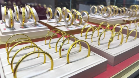Giá vàng hôm nay vẫn tăng nữa, vì sao như vậy?