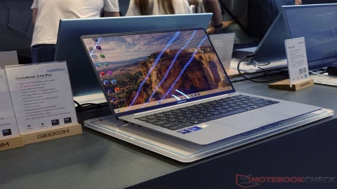 Laptop siêu nhẹ mới ra mắt với chip intel core ultra và màn hình oled 5 megapixel