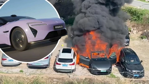 Xe điện mới đi 1.000 km bốc cháy thiêu rụi 7 xe xung quanh