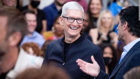 Chuyện gì đang xảy ra vậy? Có tin đồn Tim Cook sắp từ chức sau 14 năm kế nhiệm Steve Jobs