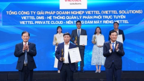 Viettel Solutions giành 2 Giải thưởng Chuyển đổi số Việt Nam 2025