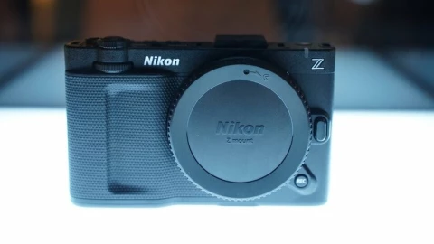 Nikon ZR trình làng tại Việt Nam: Bước tiến mới vào thế giới điện ảnh, giá “chỉ từ” 61,99 triệu đồng