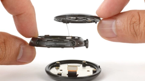 iFixit vừa tìm ra smartwatch dễ sữa nhất thế giới