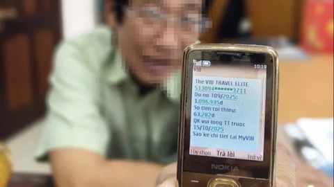 Sự thật vụ nợ 8.800 đồng tiền SMS, sau gần chục ngày thành hơn 1 triệu đồng