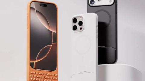 Ốp lưng biến iPhone 17 Pro Max thành Blackberry với phím QWERTY cứng, giá 2 triệu