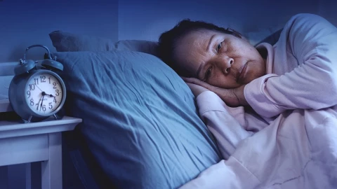 Nếu bạn hay bị thức dậy vào giữa đêm và không ngủ lại được, đây là nguyên nhân và cách khắc phục theo y học cổ truyền