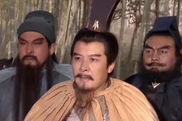 Lưu Bị gặp ba cao nhân nhưng chỉ mời Gia Cát Lượng. Nếu Lưu Bị có thể mời cả ba cao thủ này, điều gì sẽ xảy ra?