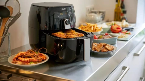 Vệ sinh nồi chiên không dầu cũng dễ mắc sai lầm, không chú ý có khi lại toang ngay!