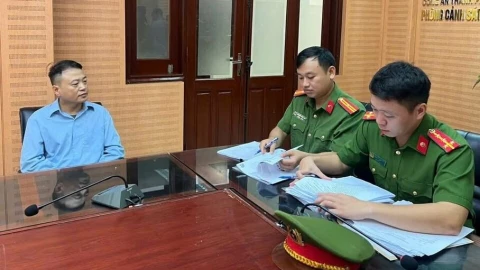 Khởi tố Shark Bình, tạm giữ 597 cây vàng, 18 sổ đỏ