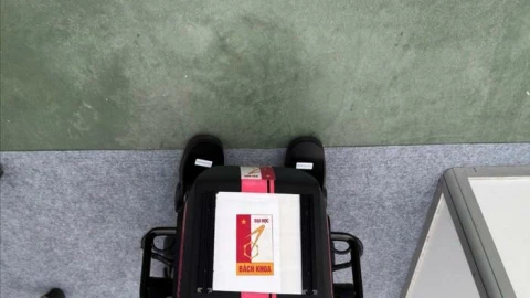Thực hư chuyện robot nhập về, ĐH Bách khoa Hà Nội dán logo chồng lên logo nhà sản xuất