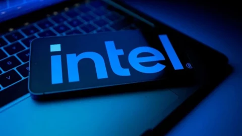 Nvidia đổ 5 tỷ USD cho Intel: Mua đối thủ hay âm mưu thâu tóm thị trường AI?