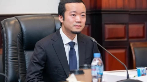 Chen Zhi là ai?