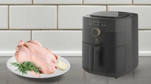 Nồi chiên không dầu Electrolux của nước nào? Có nên mua nồi chiên không dầu Electrolux?