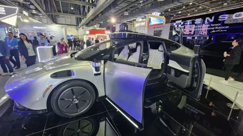 Xe tự lái hoàn toàn đầu tiên trên thế giới Made in Viet Nam, đá Tesla khỏi cuộc chơi