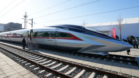 Trung Quốc chạy thử tàu cao tốc nhanh nhất thế giới, tốc độ kỷ lục 453 km/h