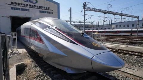 Tàu cao tốc 453 km/h nhanh nhất thế giới sắp chính thức chở khách