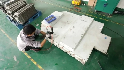 Liệu Mỹ và châu Âu có thể bắt kịp Trung Quốc trong cuộc chơi tái chế pin?