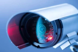 Camera AI được sử dụng để phân tích cảm xúc của hành khách đi tàu ở Anh