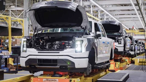 Ford phải “hy sinh” để cứu dòng xe xăng, không phải ai cũng đủ sức theo đuổi lý tưởng