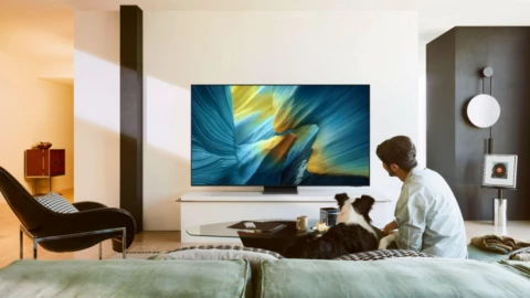Vượt qua các đối thủ nặng ký, TV Samsung OLED S95F được vinh danh là TV của năm 2025