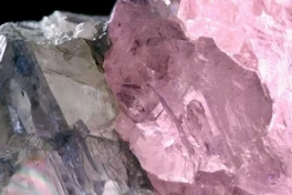 Viên kim cương hai màu 37 carat hiếm gặp gây chấn động giới khoa học