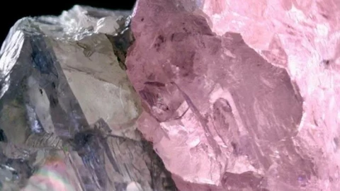 Viên kim cương hai màu 37 carat hiếm gặp gây chấn động giới khoa học