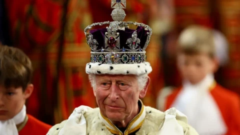 Bê bối Hoàng gia khiến vua Charles III nhức hết cả đầu