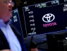 Toyota sắp phải "chở củi về rừng" để làm hài lòng Trump