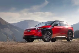 Cuộc chiến Adapter: Toyota tặng miễn phí, còn Subaru Solterra đời cũ thì sao?