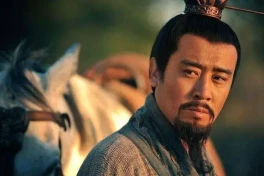 Trước khi Lưu Bị chết, tại sao ông ta lại giao quân quyền cho Lý Nghiêm thay vì Gia Cát Lương?