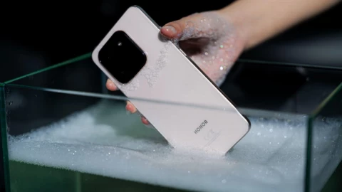 Honor X7d ra mắt tại Việt Nam: smartphone “nồi đồng cối đá” nhưng vẫn mỏng nhẹ thời trang, pin 6.500 mAh, camera 108MP, có cả nút AI chuyên dụng