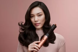 Dyson "khoác áo" màu Amber Silk cho loạt sản phẩm tóc cao cấp, giá từ 12,99 triệu, hướng đến mùa lễ hội cuối năm
