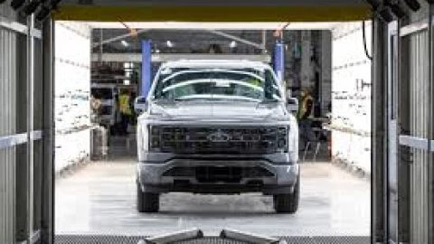 Không ngán thuế 100%: Ford tái định vị xe điện, tập trung vào nền tảng giá rẻ để thắng cuộc chiến chi phí
