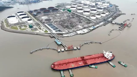 Trung Quốc đang đẩy mạnh việc tích trữ dầu mỏ, liệu có điều gì lớn sắp xảy ra?