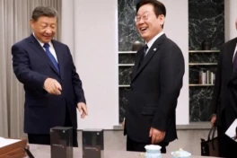 Vì sao ông Tập Cận Bình lại tặng Tổng Thống Lee Jae-myung điện thoại Xiaomi?