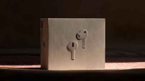 Người ngoài review AirPods Pro 3: Nâng cấp có đáng giá không?