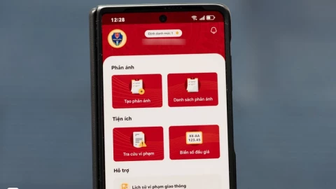 Cục CSGT hướng dẫn liên kết tài khoản VNeTraffic với VNeID