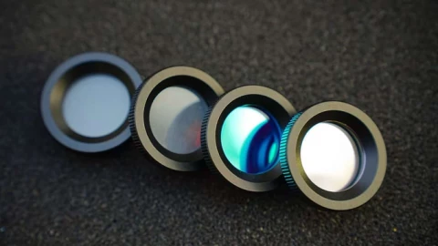 Đèn pin có khả năng chiếu xa 2km!