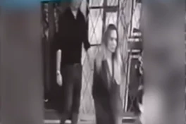 Cho hết vào rọ! Vệ sĩ của Angelina Jolie bị bắt lính trong chuyến thăm tới Ukraine