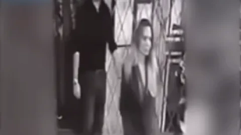 Cho hết vào rọ! Vệ sĩ của Angelina Jolie bị bắt lính trong chuyến thăm tới Ukraine