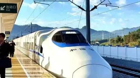 Trung Quốc: Hành khách đi tàu cao tốc giảm dù hạ tầng phát triển mạnh. Chuyện gì đang xảy ra?