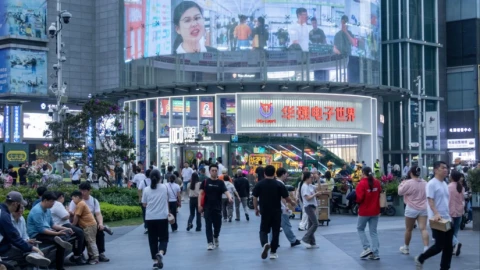 Hoa Cường Bắc là nơi thấy rõ nhất sự tăng giá phi mã của bộ nhớ