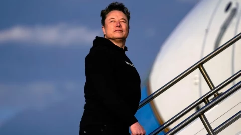 Elon Musk có thể mua được gì với 1 nghìn tỷ USD?