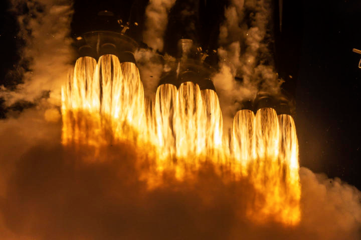NASA đã tiết kiệm hàng tỷ USD khi chọn tên lửa lớn nhất của SpaceX