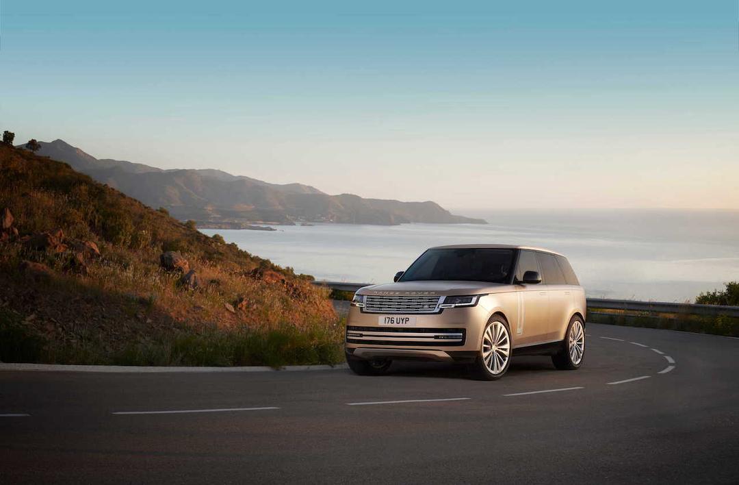 Range Rover 2022 ra mắt tại Việt Nam: Giá từ 10,879 tỷ đồng, 4 phiên bản có thể cá nhân hoá