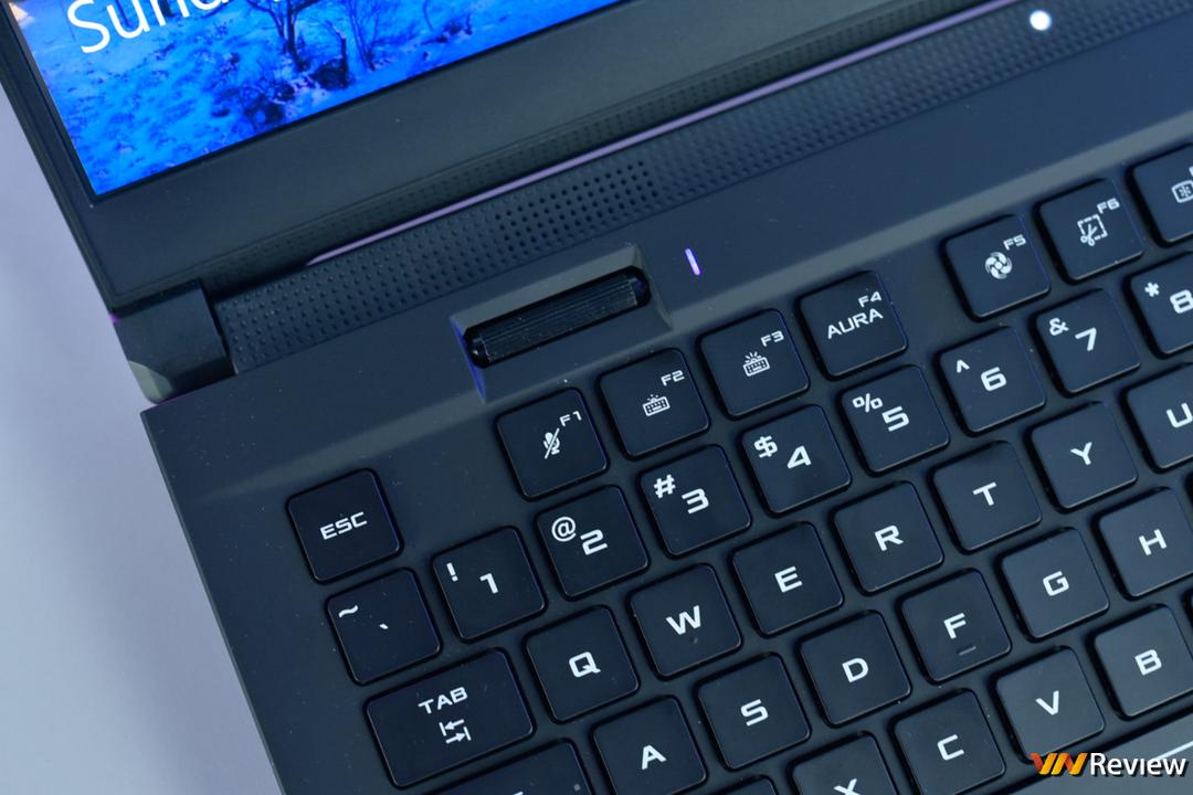 Trên tay Asus ROG Zephyrus S17 GX703: laptop game giá cả trăm triệu đồng, cấu hình “bay nóc”