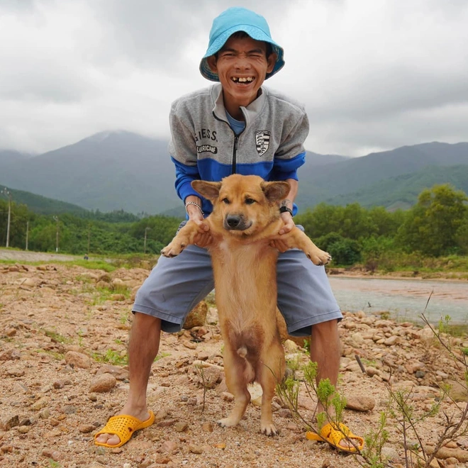 Cuộc đổi đời của chàng trai chăn bò Bình Định nhờ bài hát Đếm số gây sốt