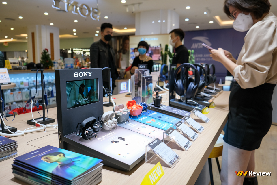 Sony khai trương Sony Center tại Hà Nội với diện mạo mới: Nơi trải nghiệm, mua sắm đồ công nghệ dành cho giới trẻ